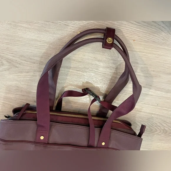 LULULEMON Wine Burgundy Duffle Gym Tote Bag. - Picture 5 of 15